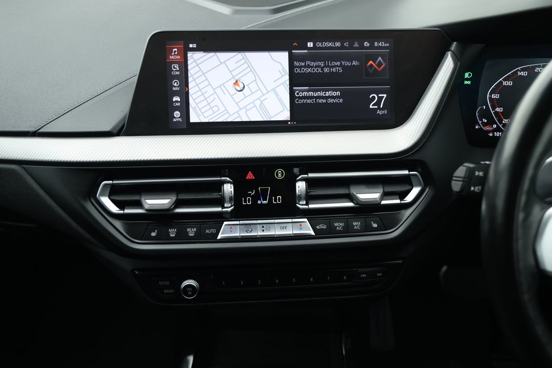 2020 BMW 1 M135i xDrive, Automatic, 59686 km, Center Console