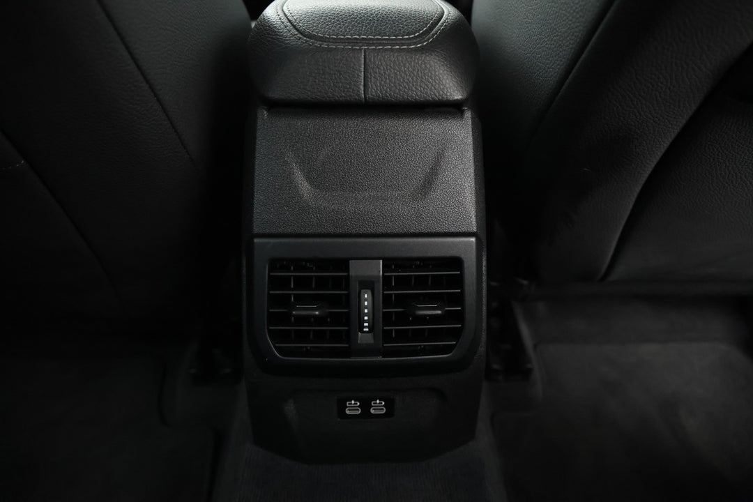 2020 BMW 1 M135i xDrive, Automatic, 59686 km, Rear A/C Vent