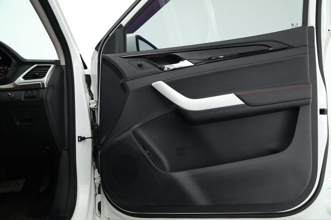 2022 LDV T60 Max Pro (4x4), Automatic, 52227 km, Speaker View