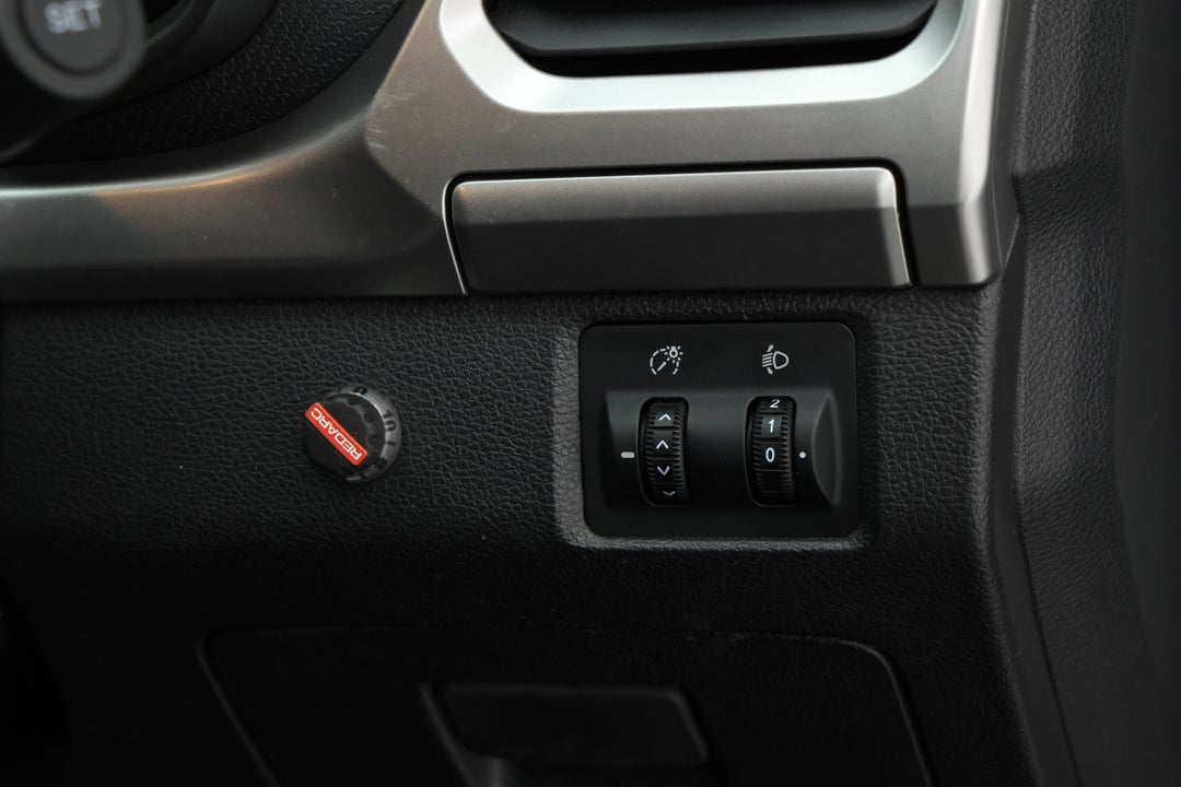 2022 LDV T60 Max Pro (4x4), Automatic, 52227 km, Utility Switches/Buttons