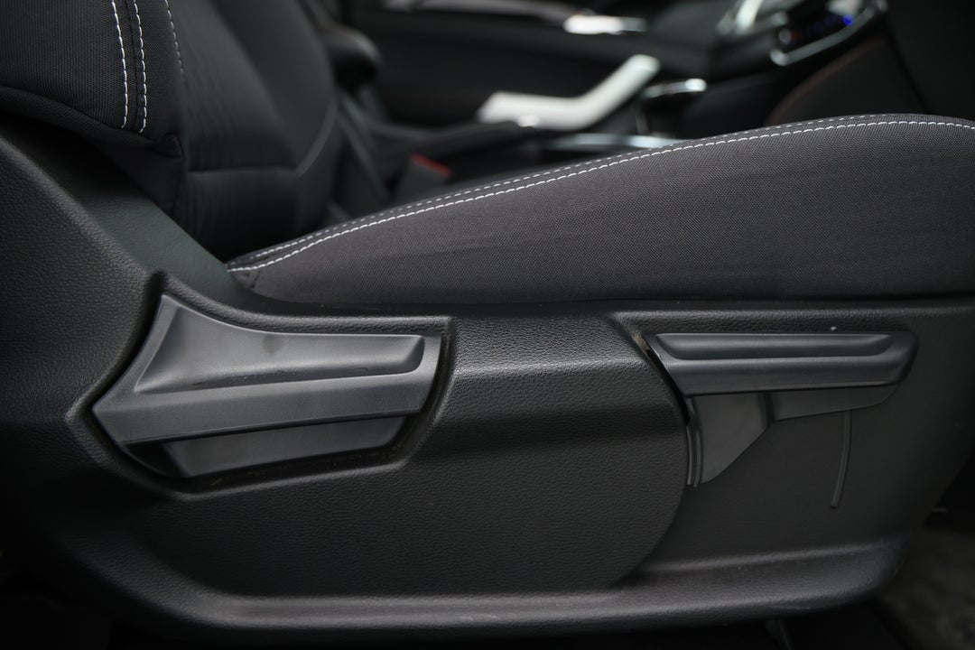 2022 LDV T60 Max Pro (4x4), Automatic, 52227 km, Drivers Side Adjustment Panel