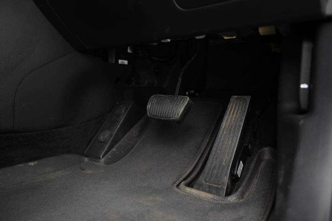 2024 Hyundai Tucson Elite Hybrid (AWD), Automatic, 14027 km, Pedals and Footmat