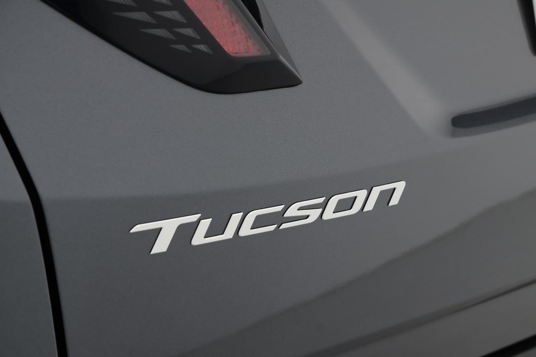 2024 Hyundai Tucson Elite Hybrid (AWD), Automatic, 14027 km, Badge (Boot Left Side)