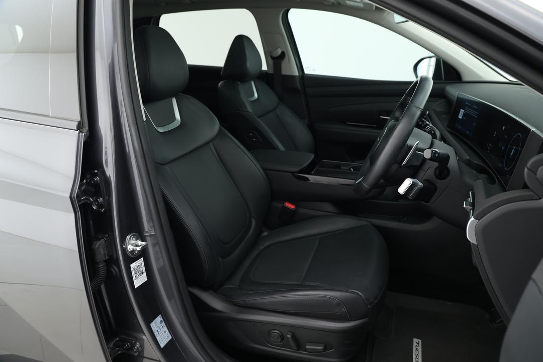 2024 Hyundai Tucson Elite Hybrid (AWD), Automatic, 14027 km, Right Side Front Door Cabin View