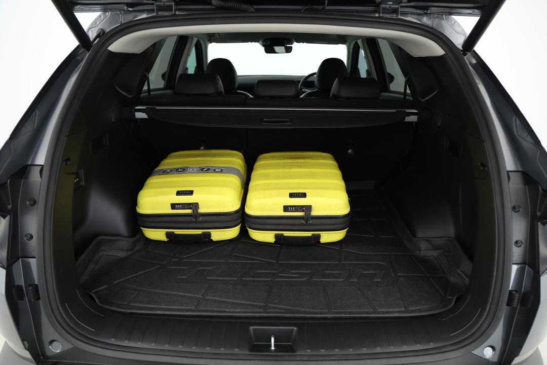 2024 Hyundai Tucson Elite Hybrid (AWD), Automatic, 14027 km, Boot Inside View with Luggage