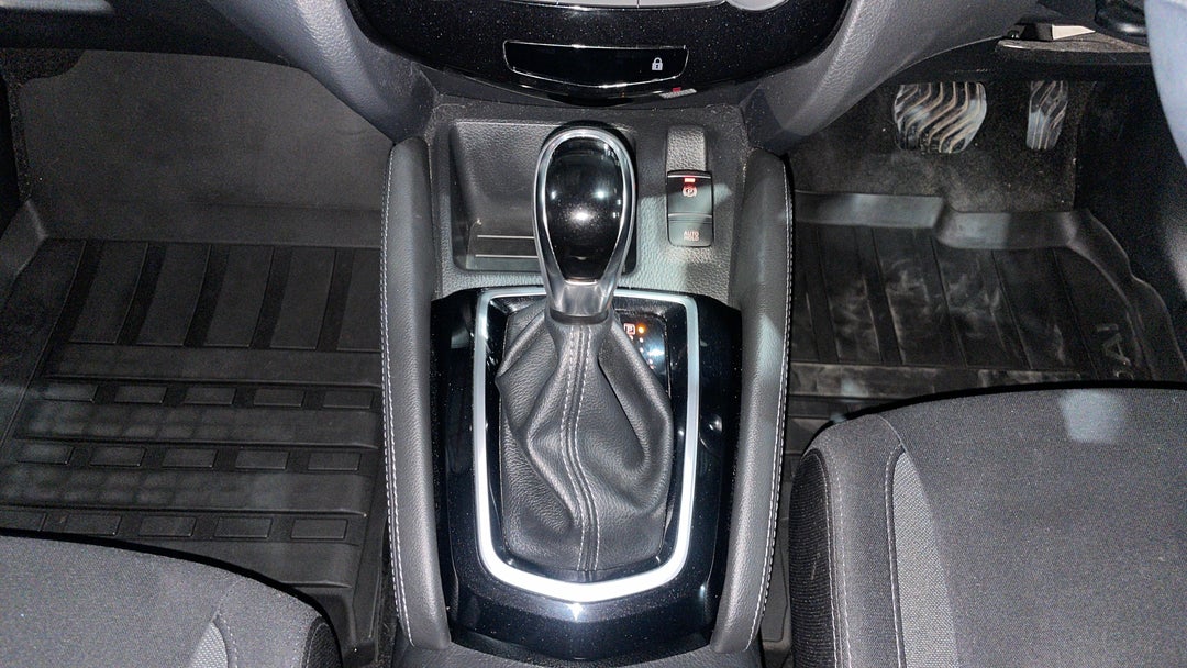 2018 Nissan Qashqai St, Automatic, 75663 km, Gear Lever 