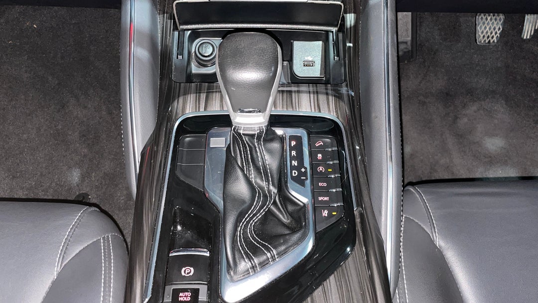 2022 LDV D90 Executive (2WD), Automatic, 62278 km, Gear Lever 