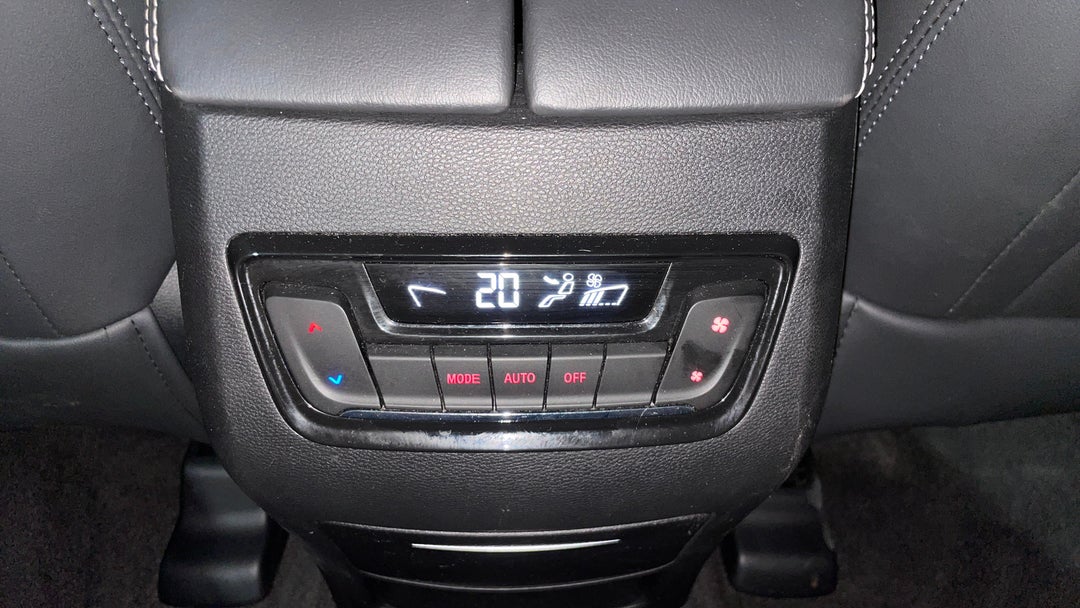 2022 LDV D90 Executive (2WD), Automatic, 62278 km, Rear A/C Vent