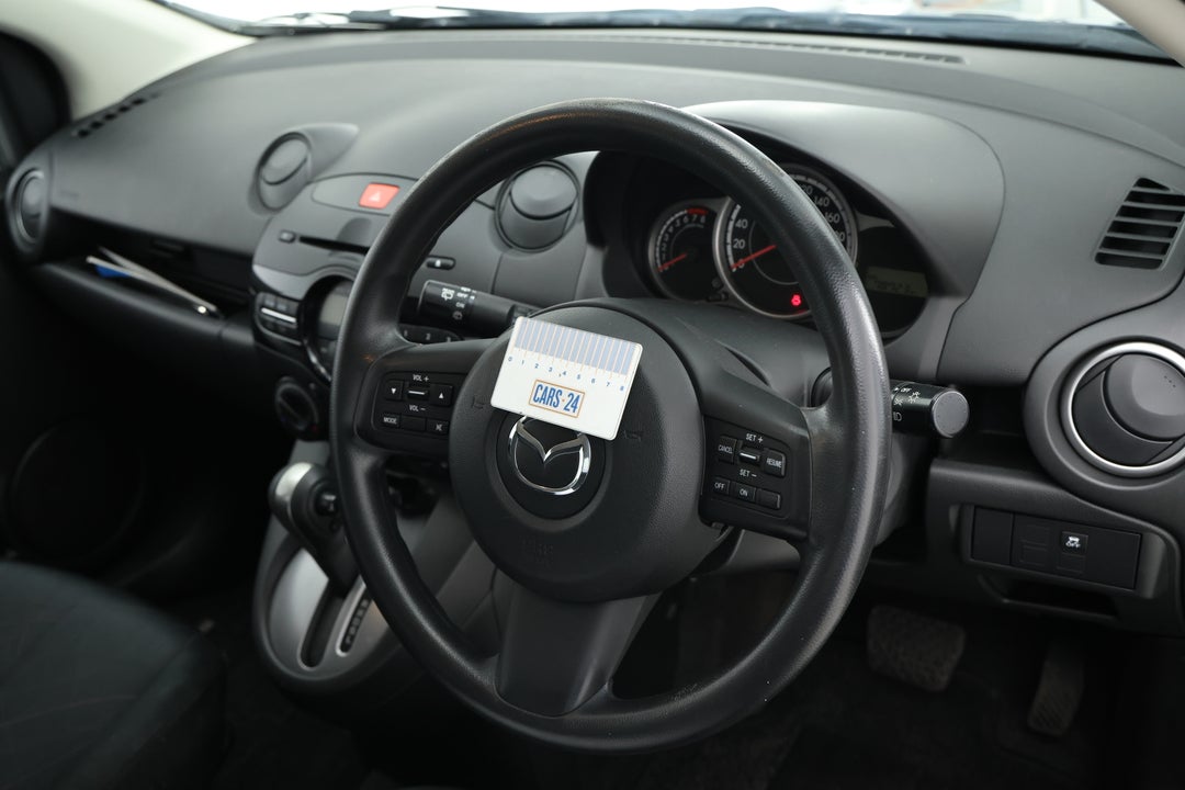 2014 Mazda 2 Neo Sport, Automatic, 78723 km, Steering Wheel Sound control Scratch