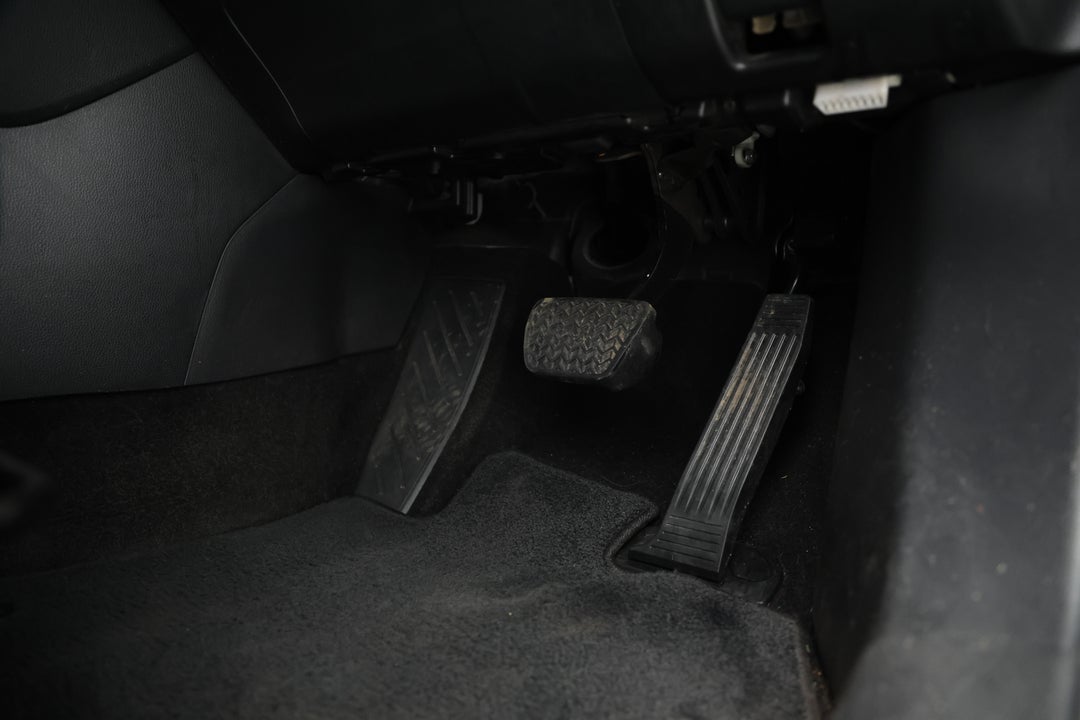 2021 Toyota RAV4 Gx (2WD) Hybrid, Automatic, 112842 km, Pedals and Footmat