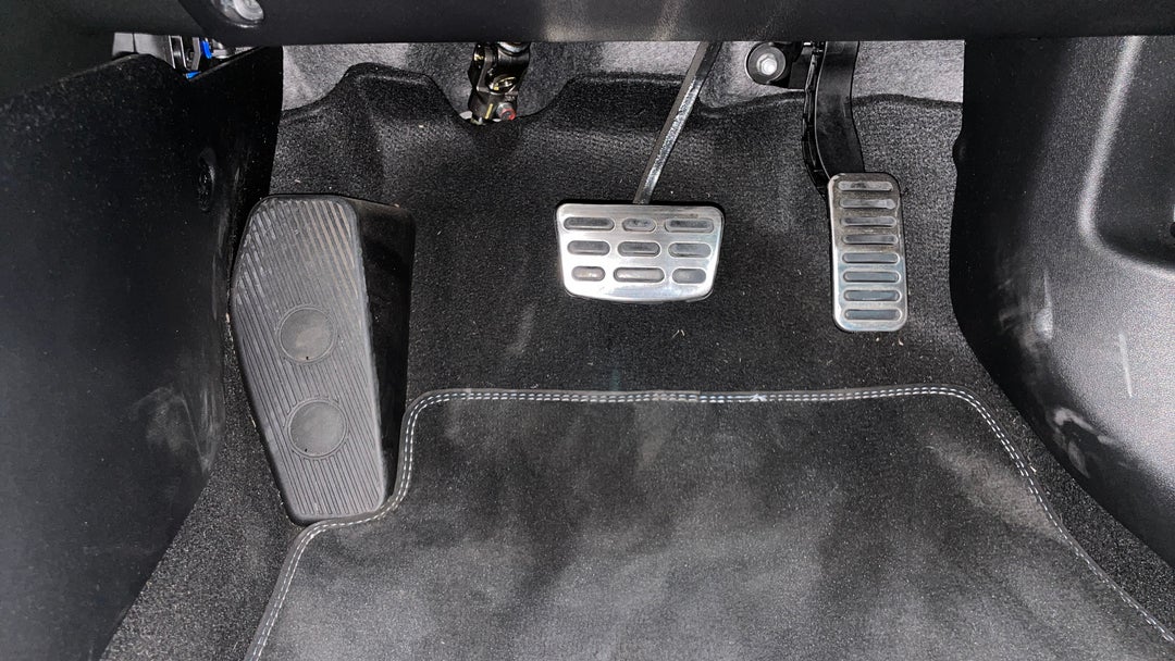 2022 Hyundai i30 N Premium, Automatic, 18170 km, Pedals and Footmat