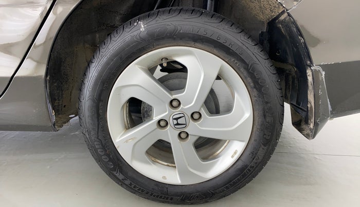 2017 Honda City V MT PETROL, Petrol, Manual, 39,861 km, Left Rear Wheel