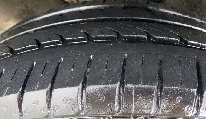 2017 Honda City V MT PETROL, Petrol, Manual, 39,861 km, Right Rear Tyre Tread