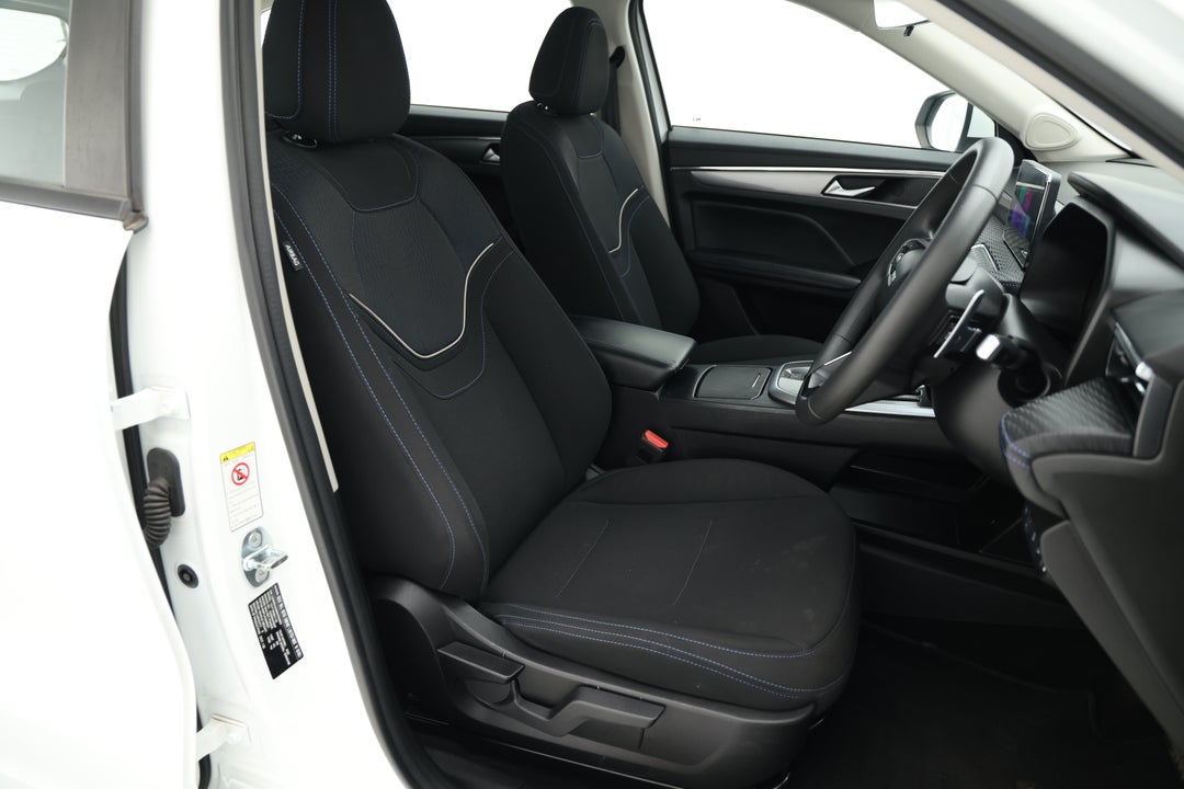 2022 GWM Haval Jolion Premium, Automatic, 26665 km, Right Side Front Door Cabin View