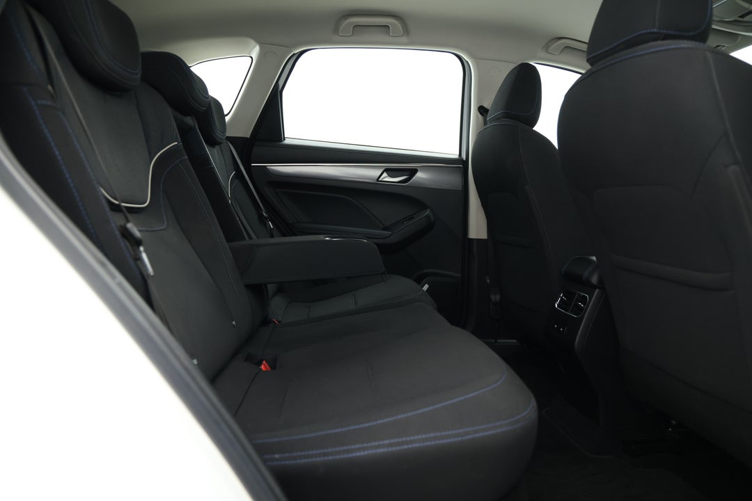 2022 GWM Haval Jolion Premium, Automatic, 26665 km, Right Side Rear Door Cabin View