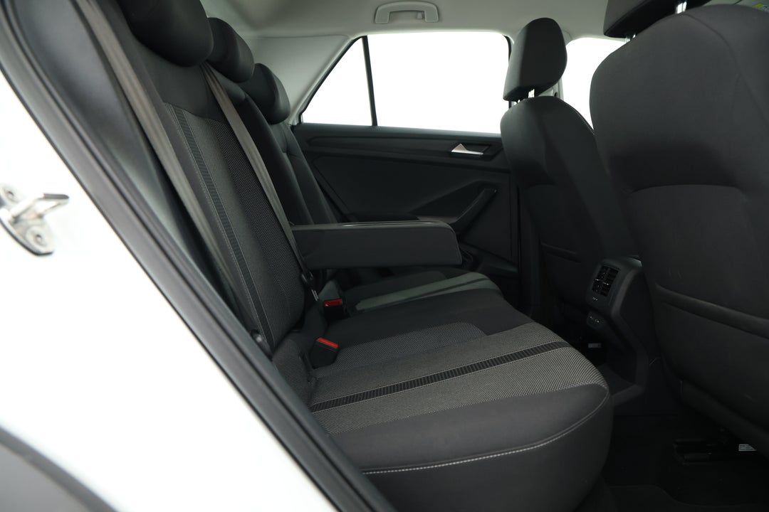 2024 Volkswagen T-roc Tsi110 Citylife, Automatic, 19384 km, Right Side Rear Door Cabin View
