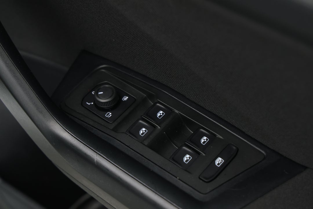 2024 Volkswagen T-roc Tsi110 Citylife, Automatic, 19384 km, Drivers Side Door Panel Controls