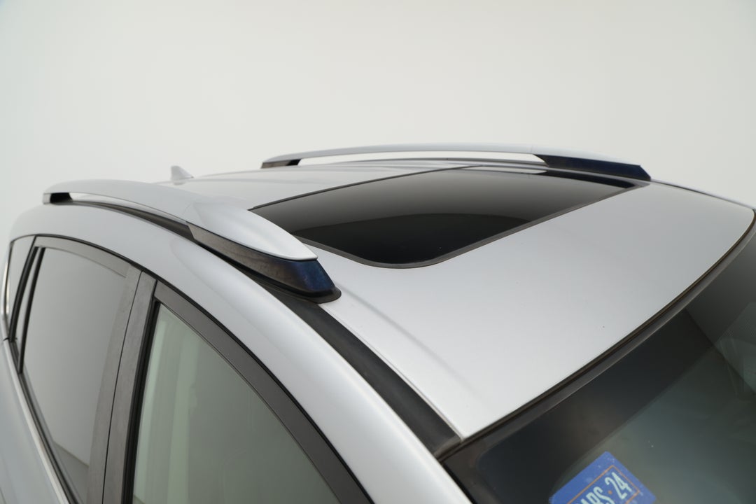 2017 Toyota RAV4 Cruiser (4x4), Automatic, 114770 km, Roof/Sunroof View