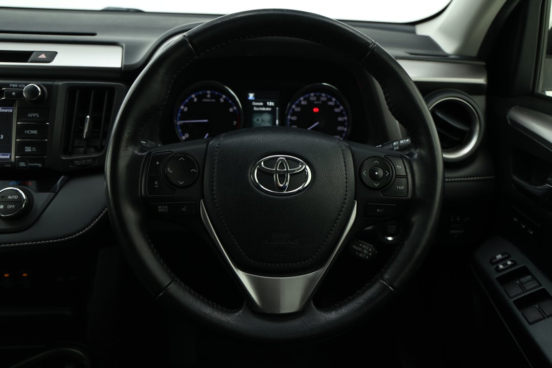 2017 Toyota RAV4 Cruiser (4x4), Automatic, 114770 km, Steering Wheel Close-up