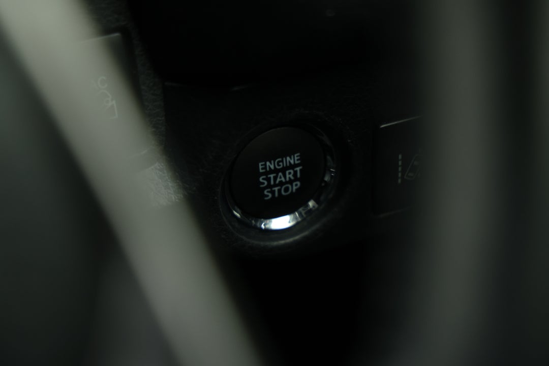 2017 Toyota RAV4 Cruiser (4x4), Automatic, 114770 km, Keyless / Button Start