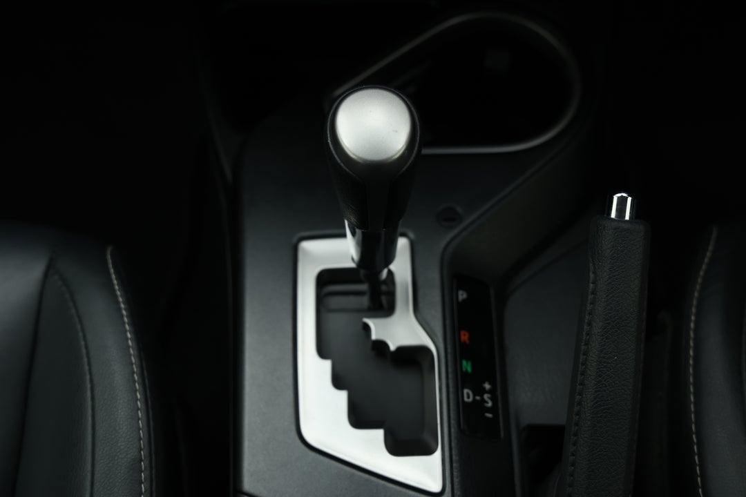 2017 Toyota RAV4 Cruiser (4x4), Automatic, 114770 km, Gear Lever 