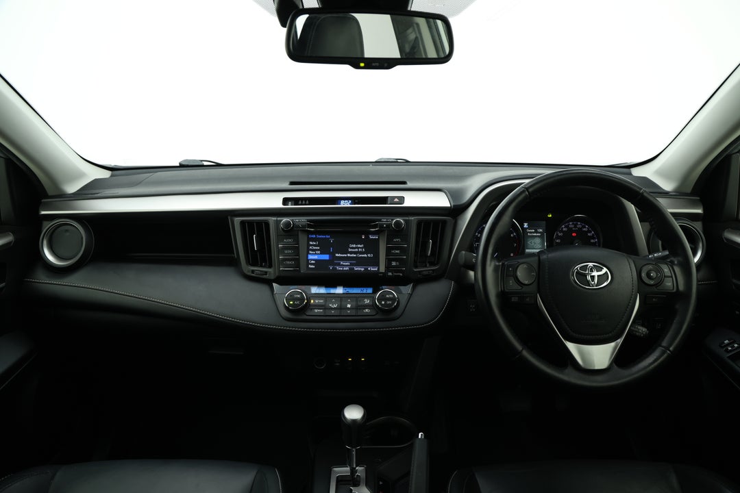 2017 Toyota RAV4 Cruiser (4x4), Automatic, 114770 km, Dashboard View