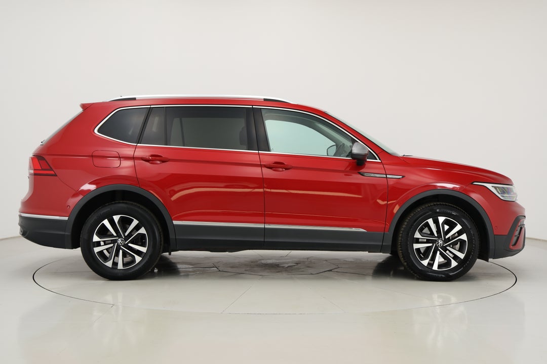 2022 Volkswagen Tiguan Allspace 162tsi Adventure, Automatic, 96185 km, Right Side View