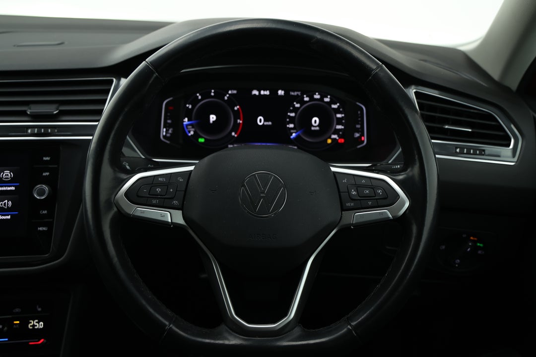 2022 Volkswagen Tiguan Allspace 162tsi Adventure, Automatic, 96185 km, Steering Wheel Close-up