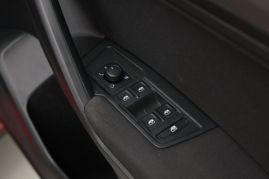 2022 Volkswagen Tiguan Allspace 162tsi Adventure, Automatic, 96185 km, Drivers Side Door Panel Controls