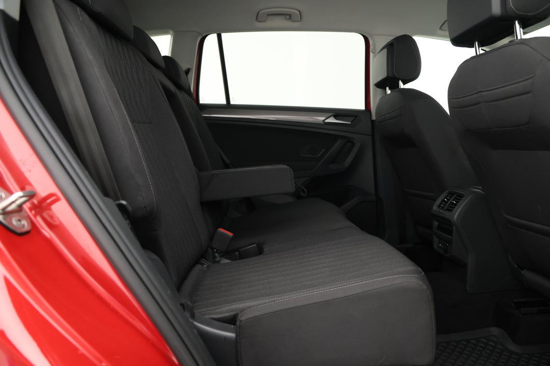 2022 Volkswagen Tiguan Allspace 162tsi Adventure, Automatic, 96185 km, Right Side Rear Door Cabin View