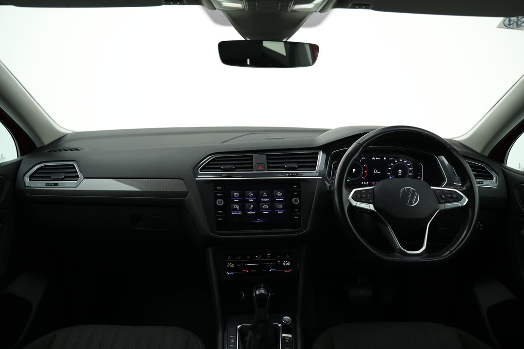 2022 Volkswagen Tiguan Allspace 162tsi Adventure, Automatic, 96185 km, Dashboard View