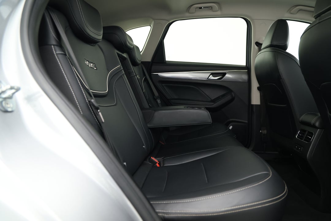 2022 GWM Haval Jolion Ultra, Automatic, 84598 km, Right Side Rear Door Cabin View