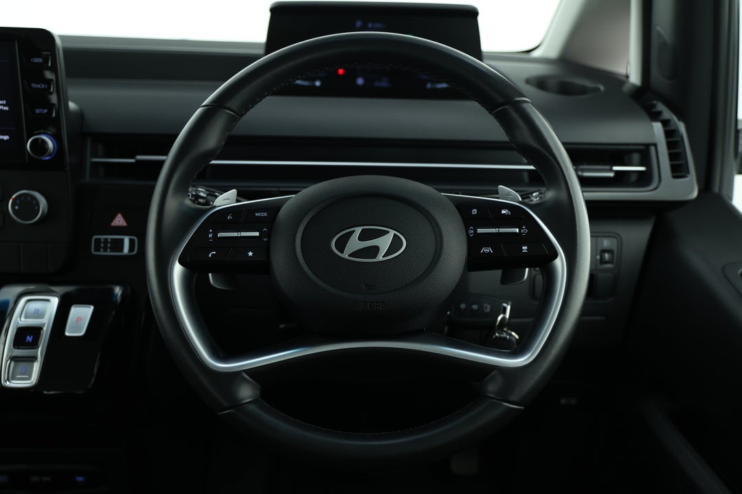 2024 Hyundai Staria Staria, Automatic, 47338 km, Steering Wheel Close-up