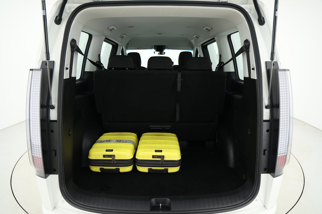 2024 Hyundai Staria Staria, Automatic, 47338 km, Boot Inside View with Luggage
