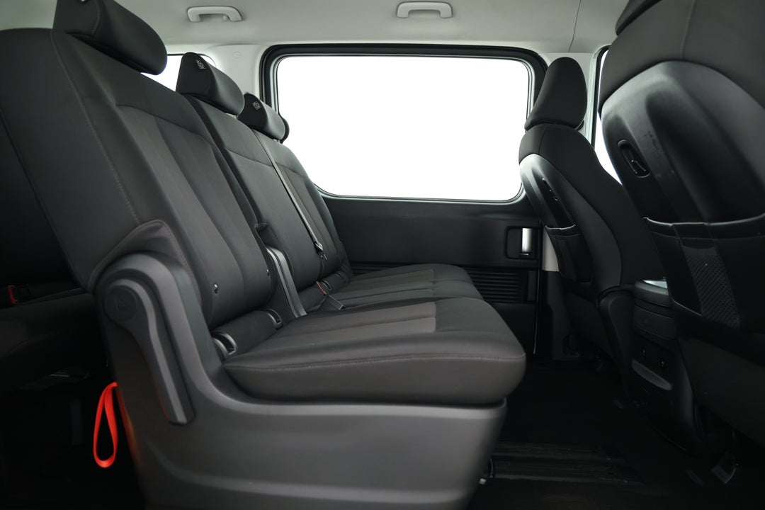 2024 Hyundai Staria Staria, Automatic, 47338 km, Right Side Rear Door Cabin View