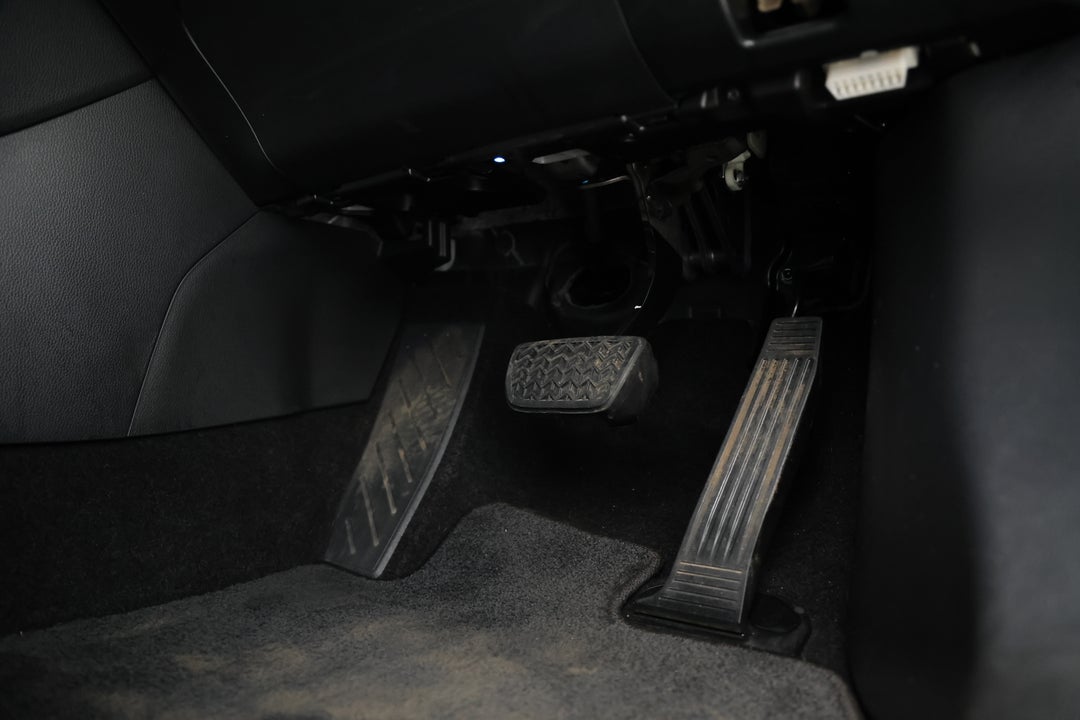 2021 Toyota RAV4 Cruiser (AWD) Hybrid, Automatic, 34744 km, Pedals and Footmat