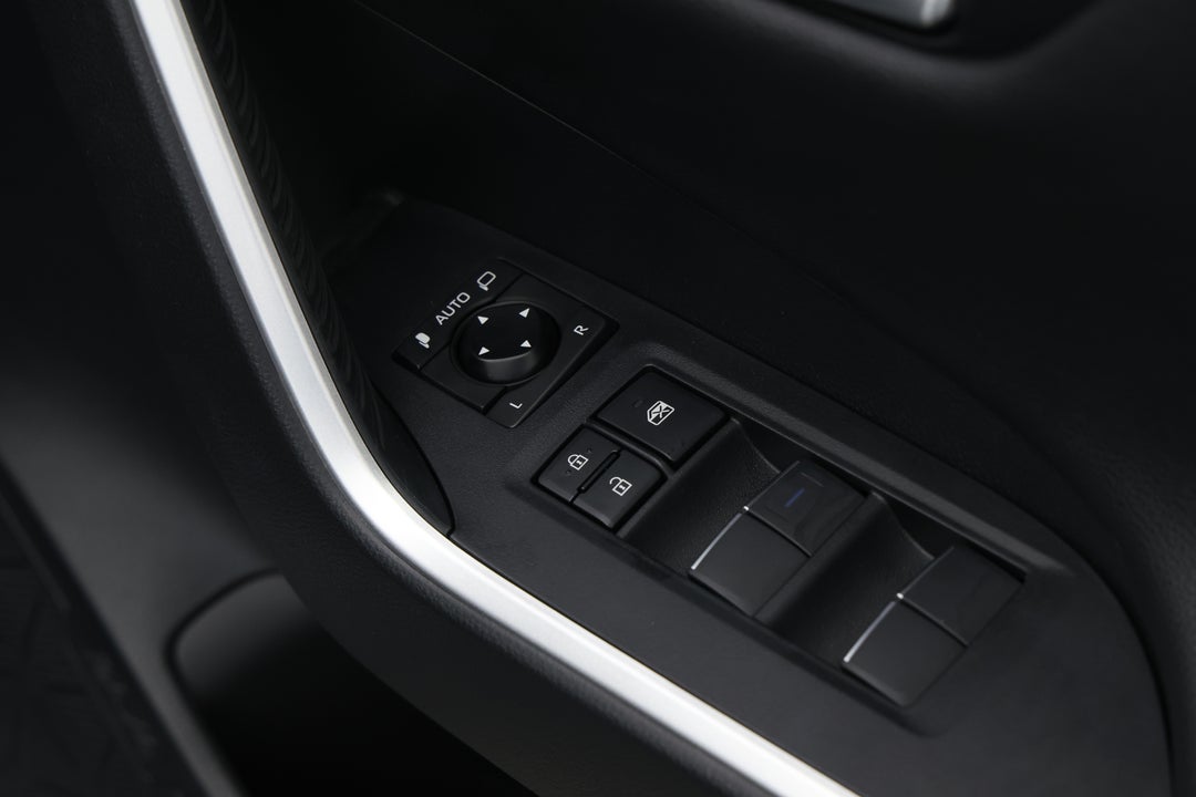 2021 Toyota RAV4 Cruiser (AWD) Hybrid, Automatic, 34744 km, Drivers Side Door Panel Controls