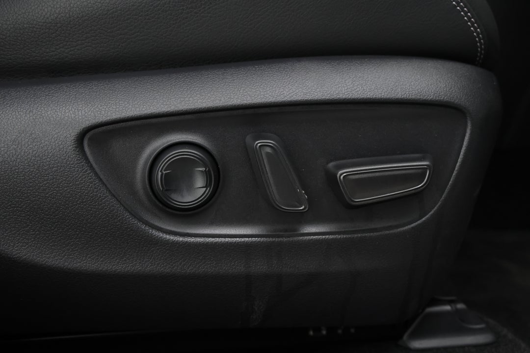 2021 Toyota RAV4 Cruiser (AWD) Hybrid, Automatic, 34744 km, Drivers Side Adjustment Panel