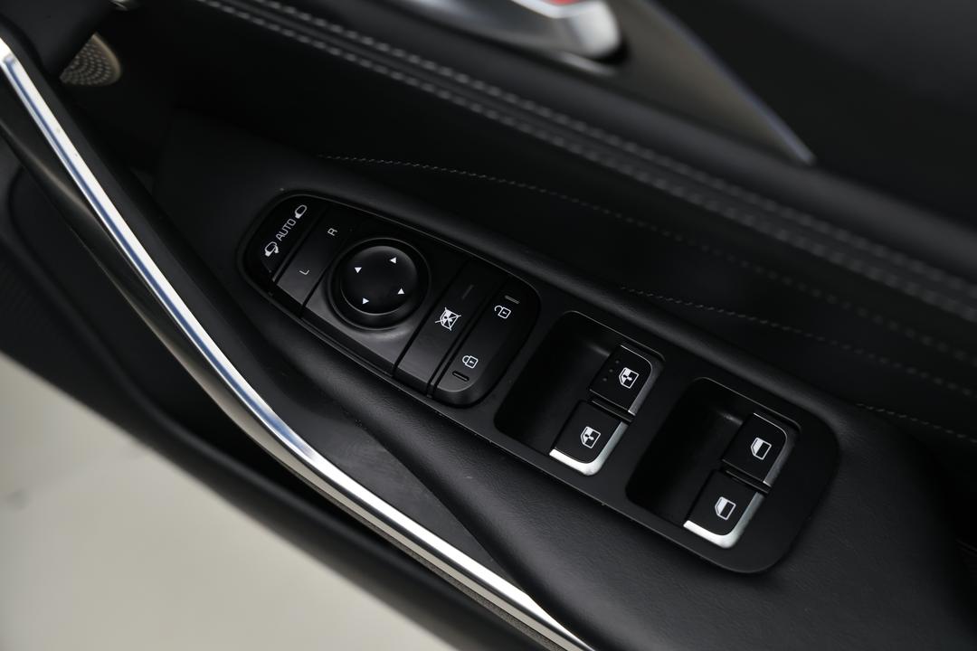 2022 Kia Stinger Gt (black Leather), Automatic, 44034 km, Drivers Side Door Panel Controls