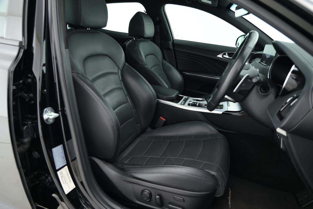 2022 Kia Stinger Gt (black Leather), Automatic, 44034 km, Right Side Front Door Cabin View