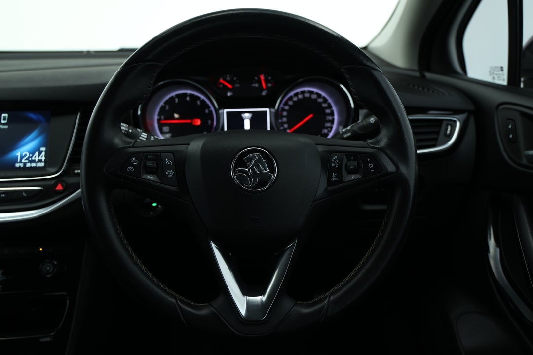 2017 Holden Astra Rs, Manual, 103084 km, Steering Wheel Close-up