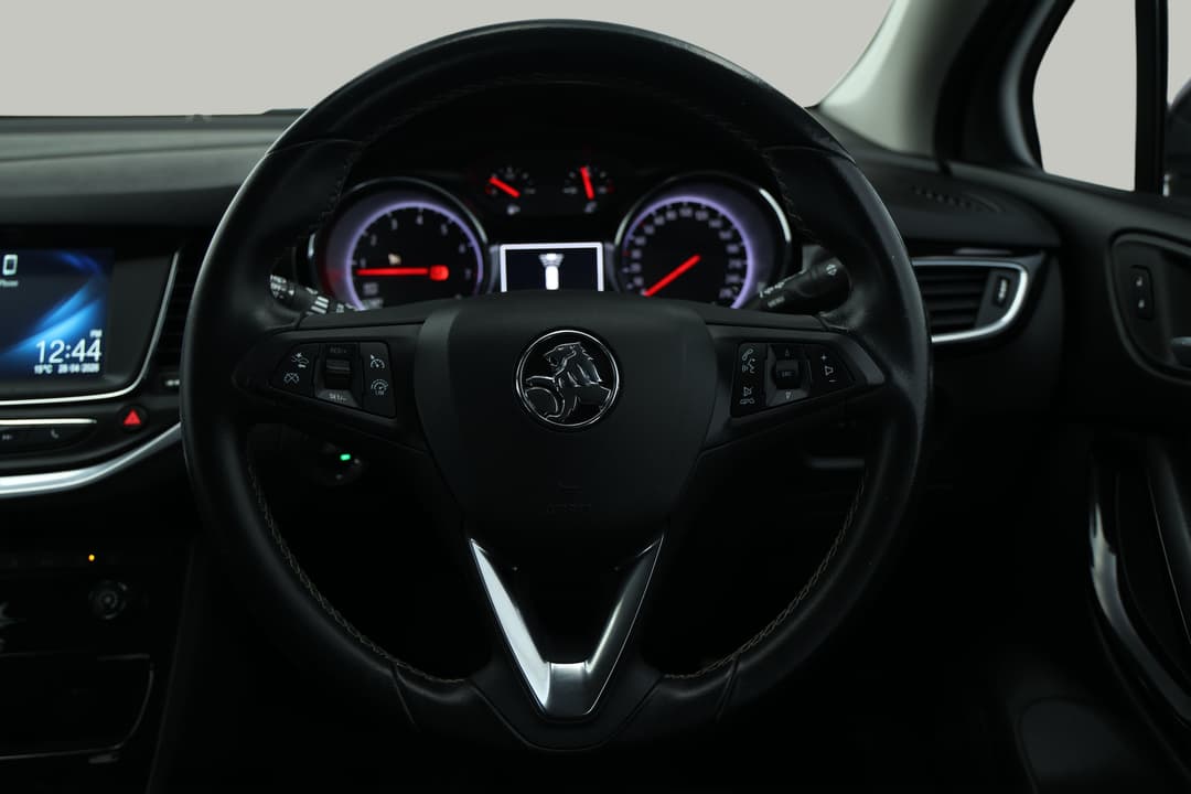 2017 Holden Astra Rs, Manual, 104458 km, Steering Wheel Close-up