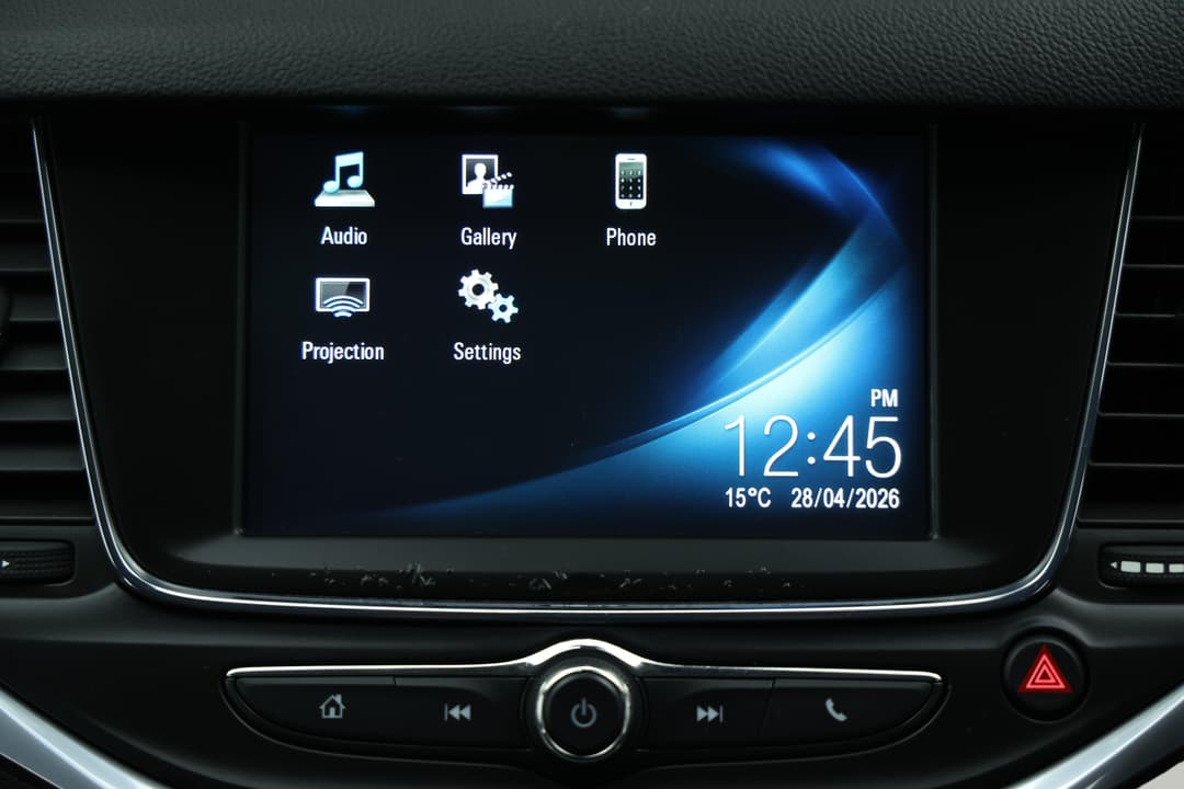 2017 Holden Astra Rs, Manual, 104458 km, Infotainment System