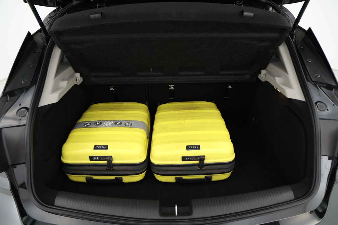 2017 Holden Astra Rs, Manual, 103084 km, Boot Inside View with Luggage