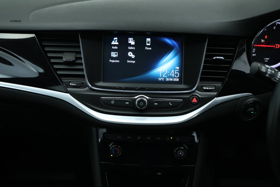 2017 Holden Astra Rs, Manual, 103084 km, Center Console