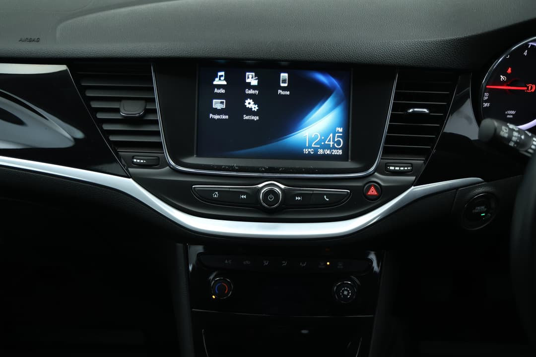 2017 Holden Astra Rs, Manual, 104458 km, Center Console
