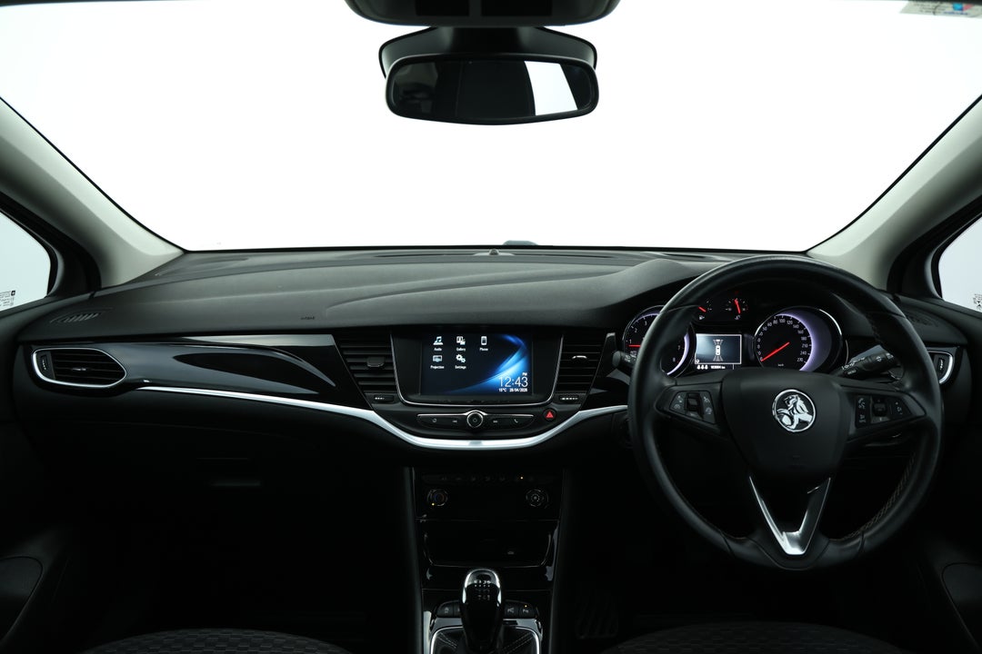 2017 Holden Astra Rs, Manual, 103084 km, Dashboard View