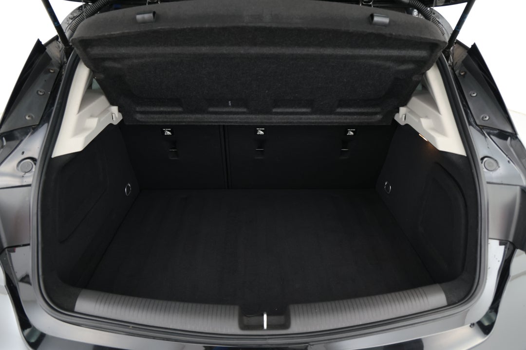 2017 Holden Astra Rs, Manual, 103084 km, Boot Inside View