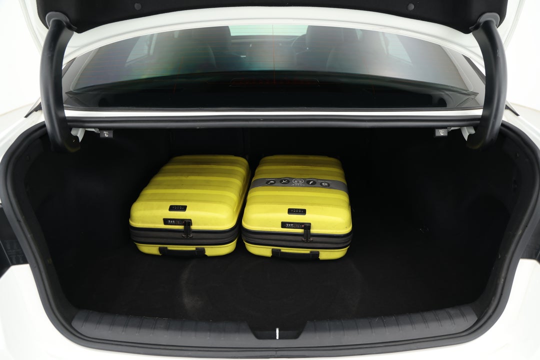 2019 Kia Optima Gt Nav (black Leather), Automatic, 91110 km, Boot Inside View with Luggage