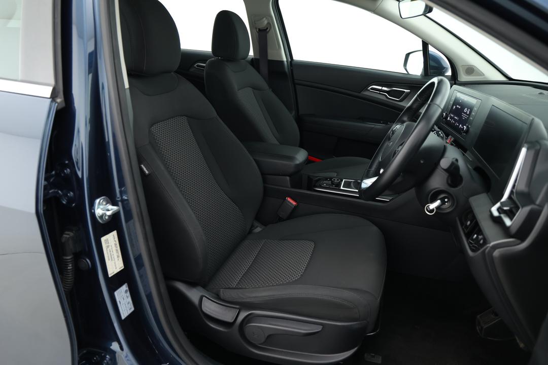 2024 Kia Sportage S (FWD), Automatic, 53700 km, Right Side Front Door Cabin View